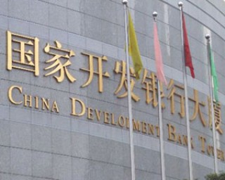 为什么有些银行拒绝为某些行业提供服务？