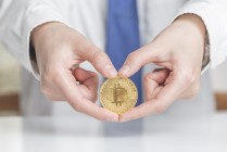 如何掌握黄金投资的基础知识？这些知识在实际操作中有哪些应用？