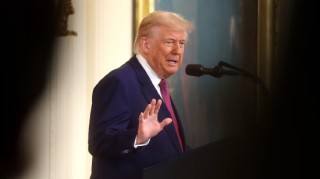 美国总统特朗普表示继续支持以色列的防空系统