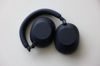 索尼WH-1000XM6体验：耳机焊在头上 全天舒适佩戴音质更强