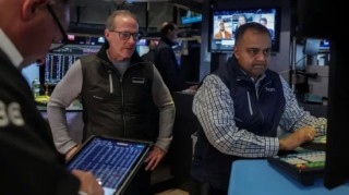 午盘：美股维持涨势 科技股涨幅领先