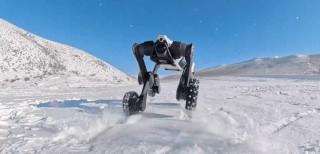 呼伦贝尔极寒雪地测试：山猫M20轮足机器人验证-30℃可靠作业能力