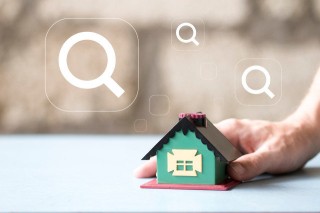 如何评估企业发展状况？评估时需考虑哪些因素？