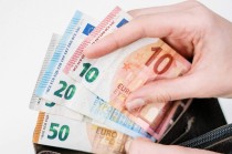 转债转股是怎样的金融操作？这种金融操作有哪些风险与收益？