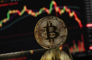 比特币期货结构出现反转迹象：或为逼空行情埋下伏笔