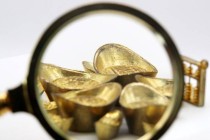 如何比较不同黄金销售价格？价格差异背后的原因是什么？