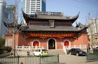 如何评估特定居住区域的情况？评估时要考虑哪些要点？