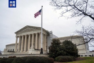 美国最高法院允许特朗普重启快速遣返移民出境程序