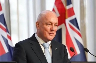 特朗普嘴炮+鲍威尔观望，纽币在‘火山口上跳舞’