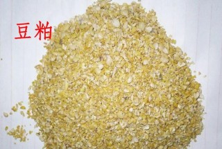 如何分析美豆粕与国内期货价格差异？这种差异的原因是什么？