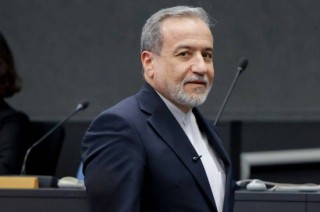 特朗普威胁对哈尔克岛发动更多袭击 盟友冷对霍尔木兹护航计划