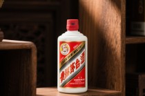 i茅台上线“1L装飞天茅台”，谁在为600元差价买单？