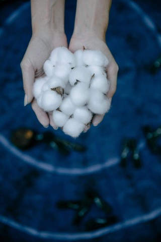 如何分析钢表宽松程度的衡量及实际意义？这种意义对钢铁行业有何影响？