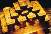 如何探究人民金行的黄金价格策略这种策略对市场竞争有何影响？