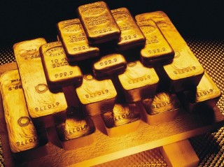 如何探究人民金行的黄金价格策略这种策略对市场竞争有何影响？
