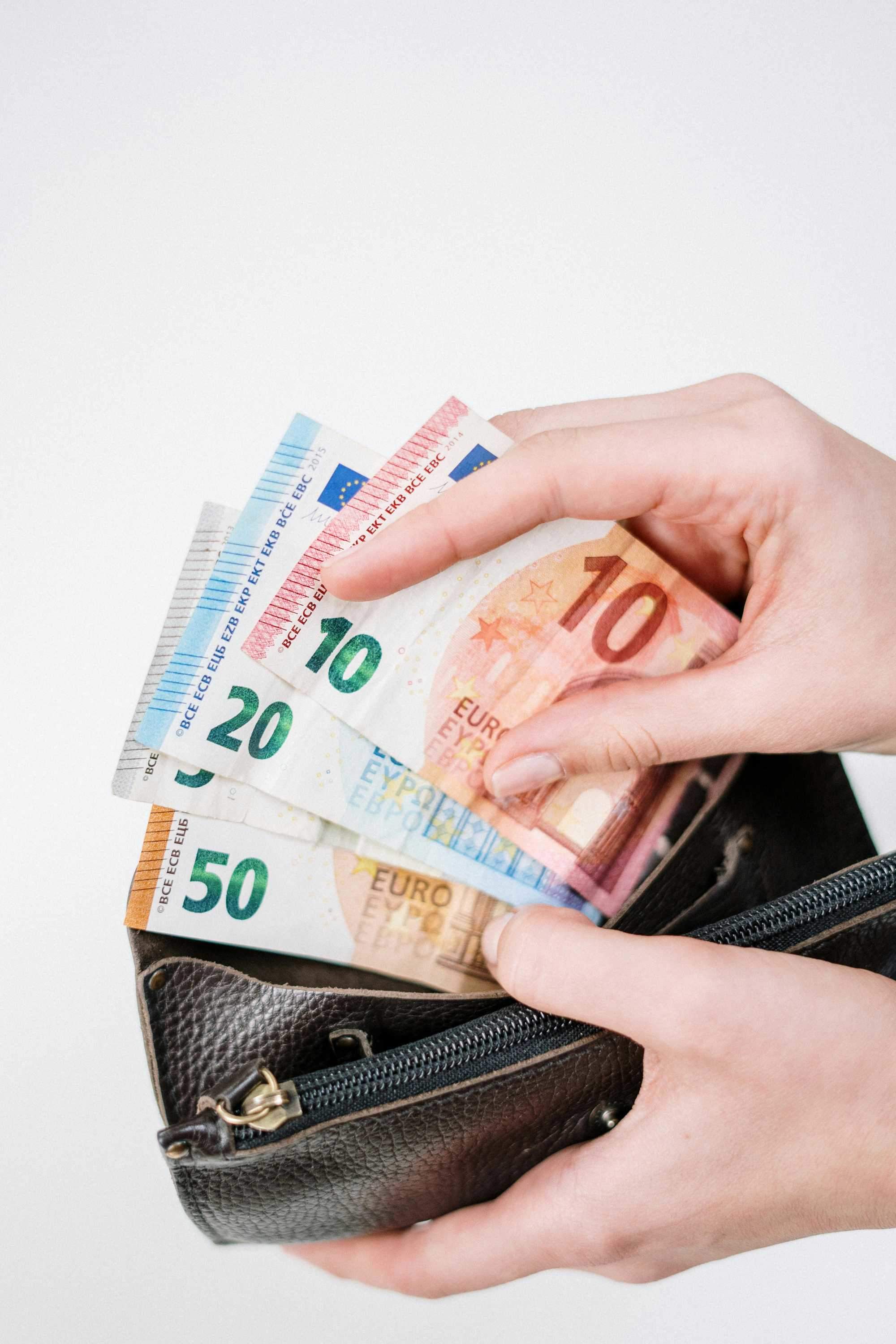 转债转股是怎样的金融操作?这种金融操作有哪些风险与收益? 第1张 转债转股是怎样的金融操作?这种金融操作有哪些风险与收益? 第1张