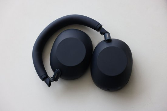 索尼WH-1000XM6体验：耳机焊在头上 全天舒适佩戴音质更强  第3张
