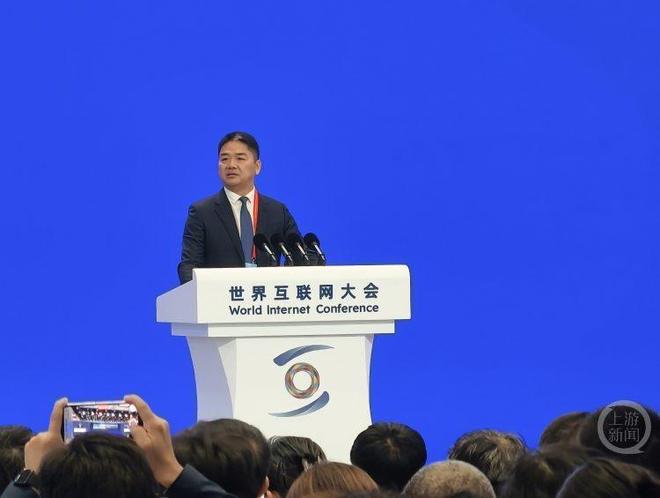 AI会取代我们的工作？刘强东：不要担心，大量服务都需要人工完成  第1张