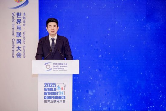 360数字安全总裁胡振泉：已走出AI安全治理有效路径  第1张