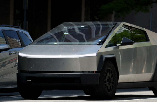 特斯拉Cybertruck主管离职 销量暴跌63%引发高层震荡  第1张