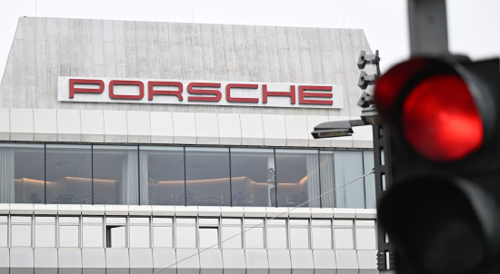 大众集团利润暴跌61% 关税与保时捷危机双重打击  第1张