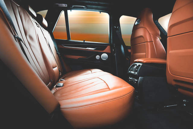 汽车座椅清洁保养频率？  第1张