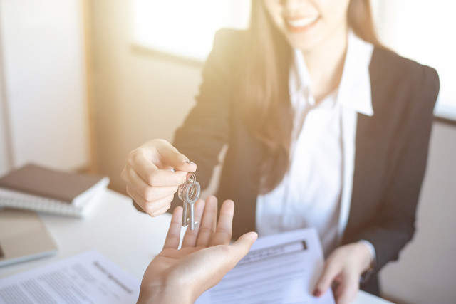 房产交易流程中中介作用？  第1张