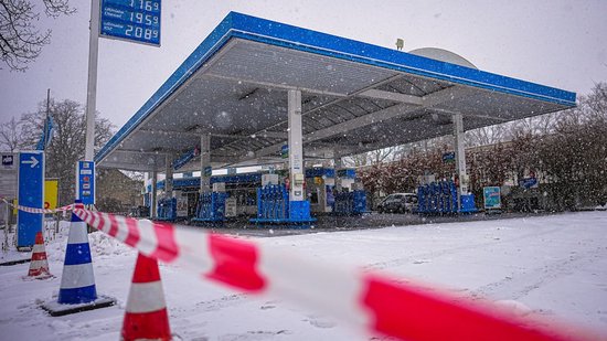 柏林爆发人工智能与气候危机抗议 致数万户家庭断电  第2张