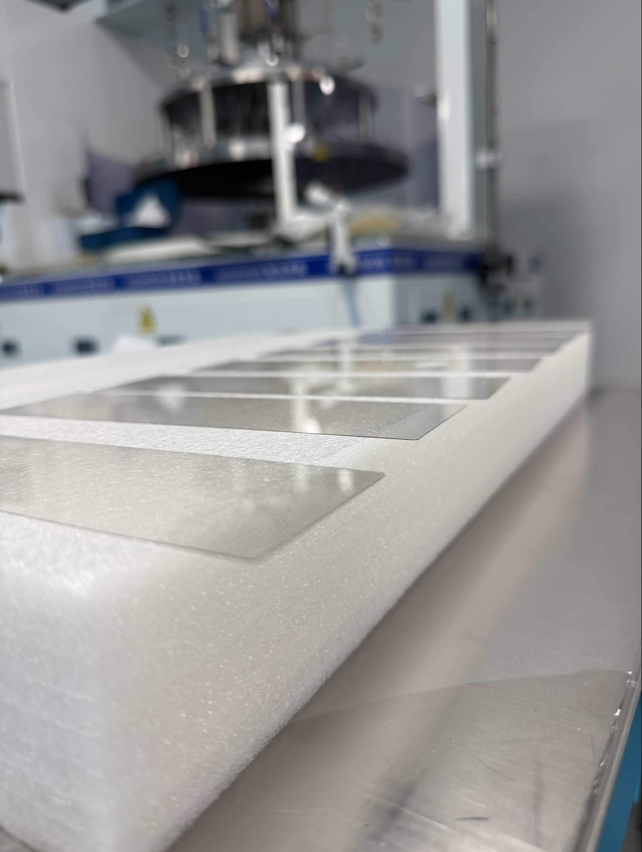 四川乾智破技术垄断！0.18 毫米耐辐照航天级盖板材料，筑牢中国太空光伏产业基石  第3张