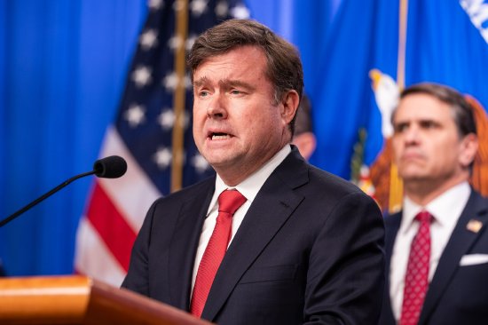 特朗普政府制裁负责人因与贝森特关系紧张即将离职  第1张