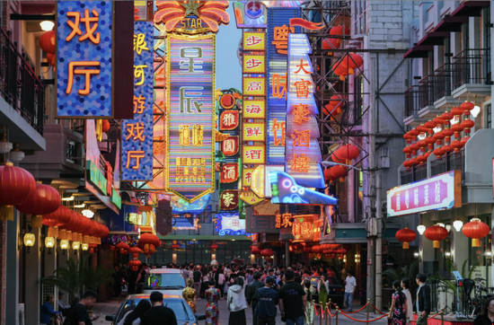 春节档，已破十亿！  第3张