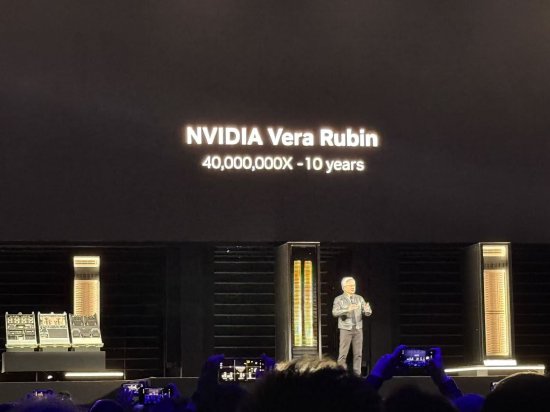 黄仁勋：Blackwell和Rubin今明两年订单万亿美元  第1张