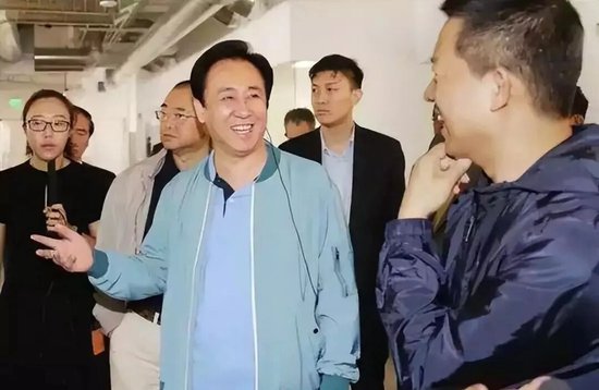 贾跃亭逃亡美国,仍在中国境内实施诈骗 第2张 贾跃亭逃亡美国,仍在中国境内实施诈骗 第2张