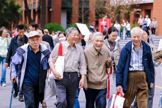 上海交通大学校友代表陈光明:校训精神已深入骨髓 第35张 上海交通大学校友代表陈光明:校训精神已深入骨髓 第35张