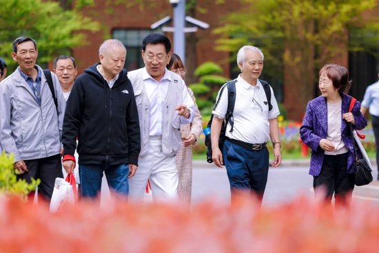 上海交通大学校友代表陈光明:校训精神已深入骨髓 第36张 上海交通大学校友代表陈光明:校训精神已深入骨髓 第36张