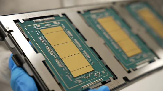 谷歌扩大与英特尔在AI芯片领域的合作  第1张