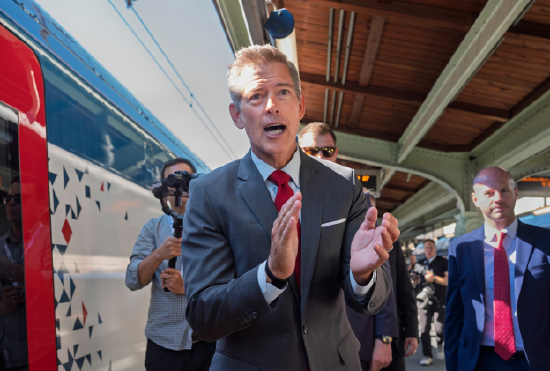 18年,150亿美元,0铁轨? 美国加州“高铁梦”沦为全美笑柄,马斯克急忙补刀|硅谷观察 第4张 18年,150亿美元,0铁轨? 美国加州“高铁梦”沦为全美笑柄,马斯克急忙补刀|硅谷观察 第4张